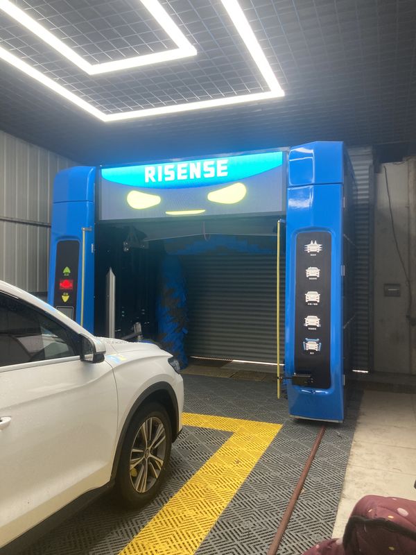 Máquina automática de lavado de autos de color zafiro CF380 con pantalla de anuncios inteligente