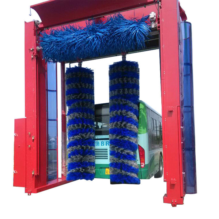 CB730 Autobús de lavado con tres pinceles de tensión principal 380V tecnología avanzada