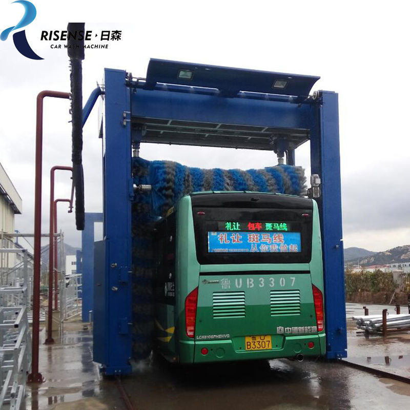 CB730 Autobús de lavado con tres pinceles de tensión principal 380V tecnología avanzada